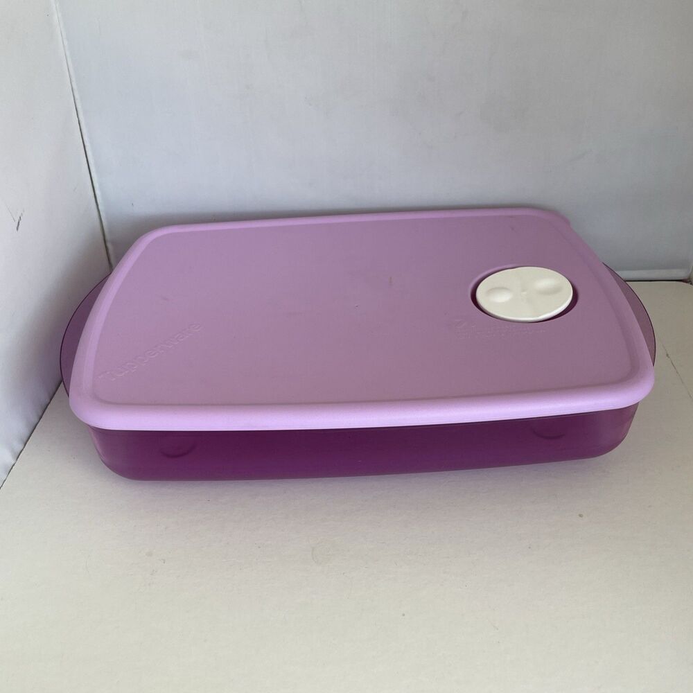 Tupperware ROCK N SERV lavener purple Rectangle 6 Cup 1.4L  3381B-1 / 3382A-2